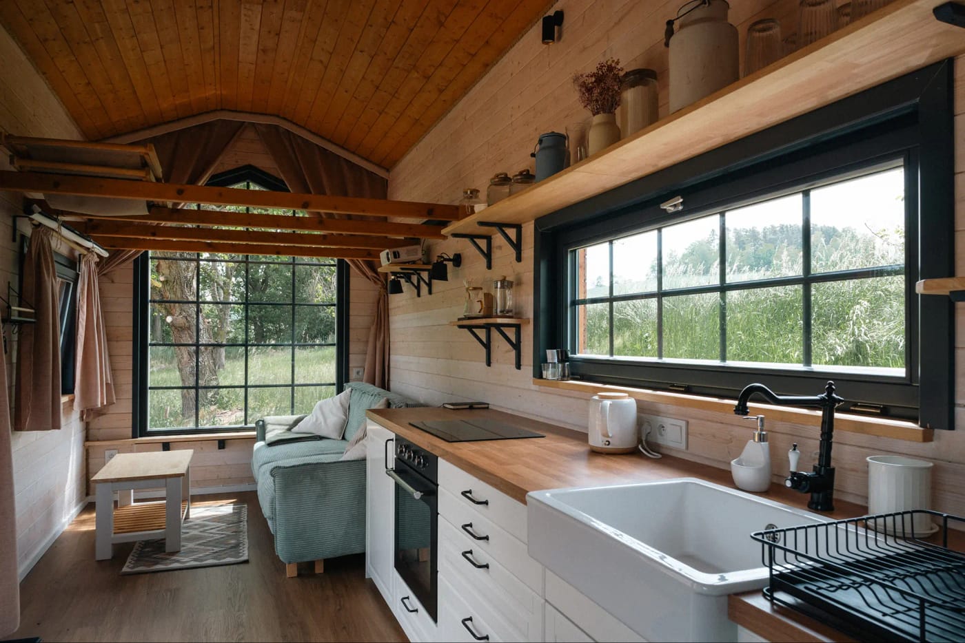 Vandr House Glamping (Bavorov): Kuchyň a obývák