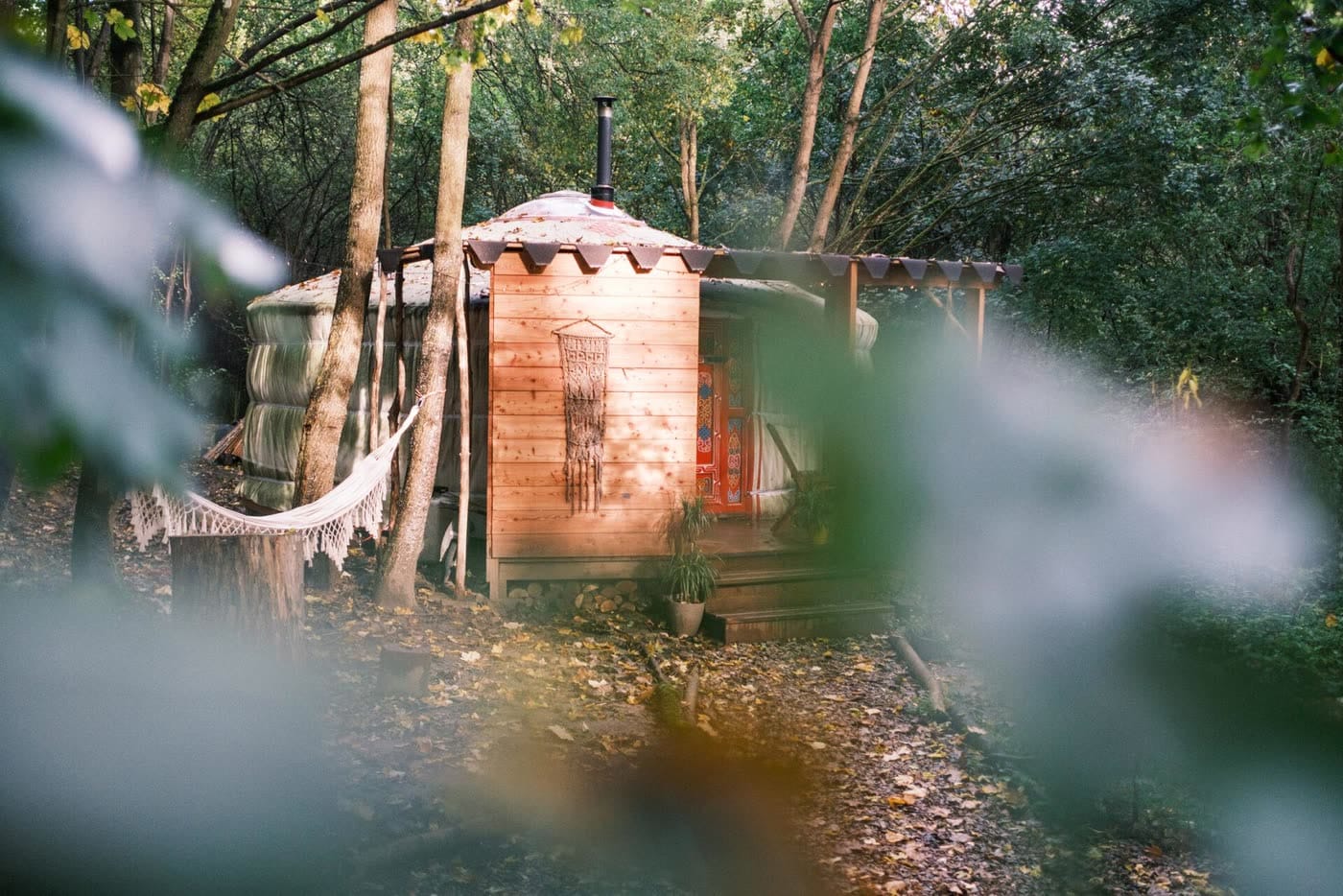 Glamping a sauna v háji (Brno-Bystrc): Mongolská jurta a sauna mezi stromy