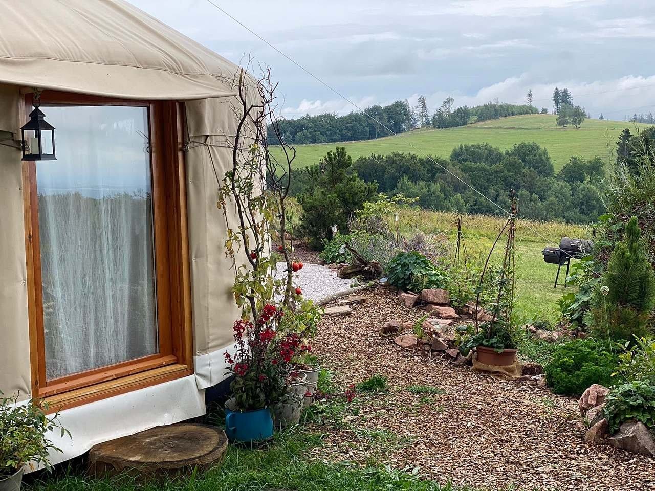 Glamping Pecka: Nepřekonatelné výhledy všemi směry