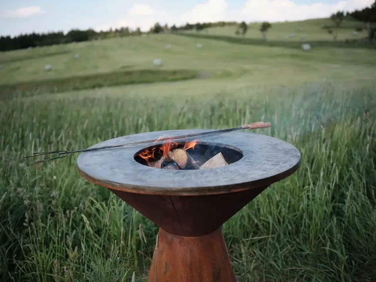 Glamping Na Malém Háji (Krušné hory): Výhled z terasy glamping ubytování do krušnohorské krajiny