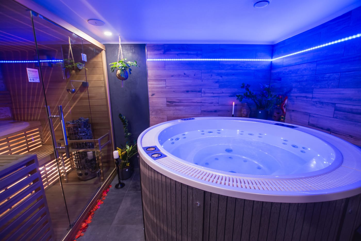 Lázně TOM - privátní wellness BLACK ZONE (Praha 6) – fotka 2